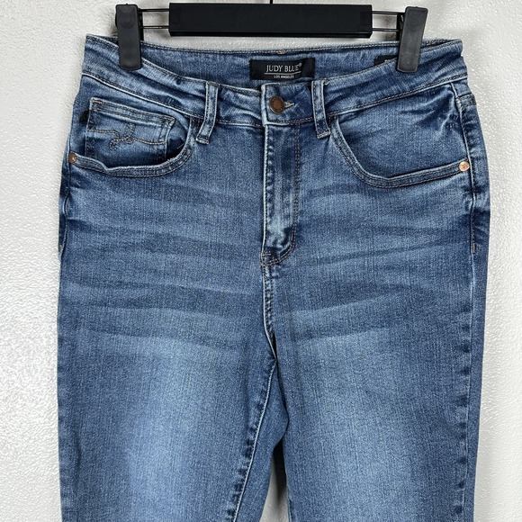 Judy Blue Relaxed Fit Jeans Womens Size 7/28 Medium Wash Raw Fray Hem - Picture 2 of 6